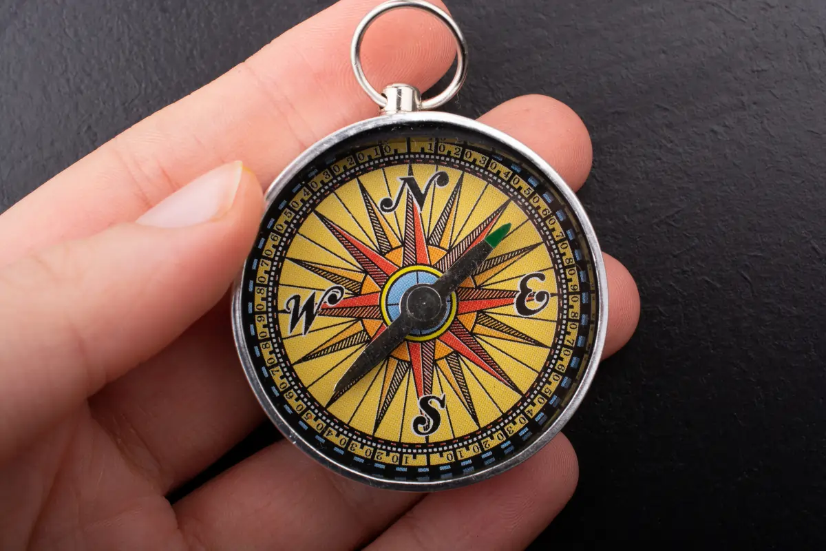 une boussole qui symbolise l'accompagnement des salariés dans leur parcours professionnel suite à la mise en place d'une démarche GEPP