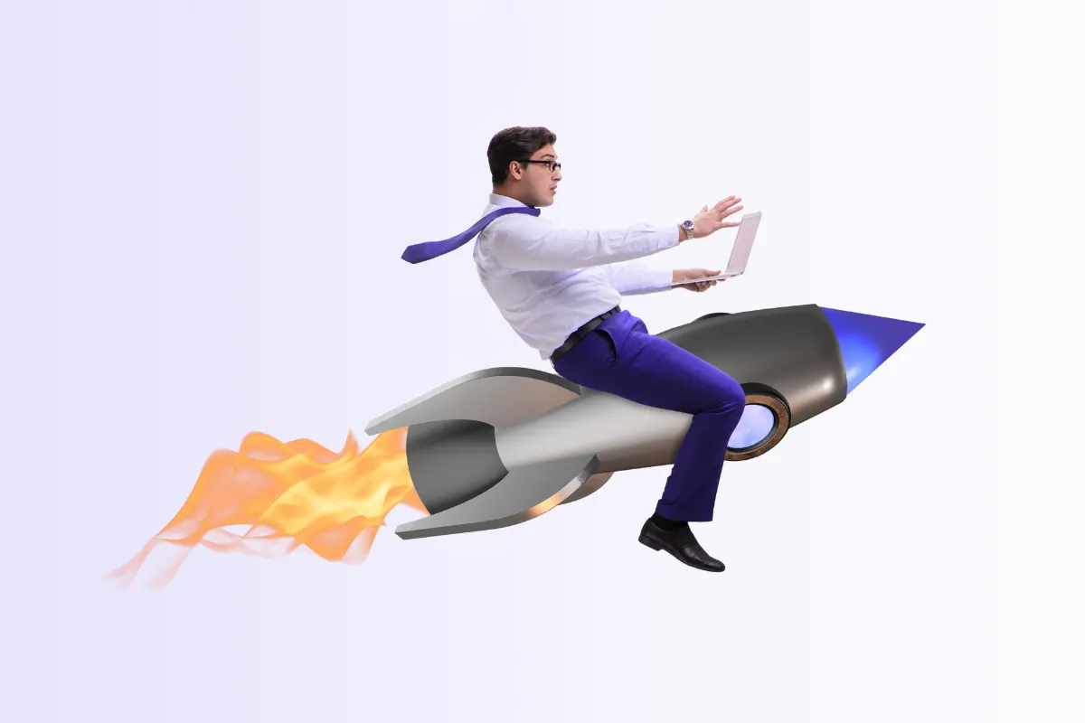 un homme sur une fusée pour illustrer que les personnes qui veulent devenir entrepreneur à Caen doivent foncer !