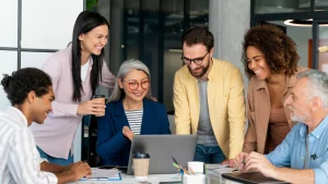 Cette équipe s'apprête a assister et participer à un coaching collectif