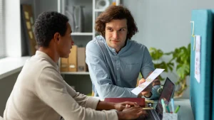 Ce coach professionnel est en pleine séance de coaching